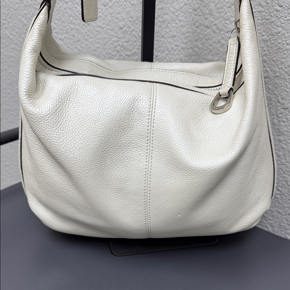 Coach Avery Pearlescent Small Hobo - Picture 10 of 14